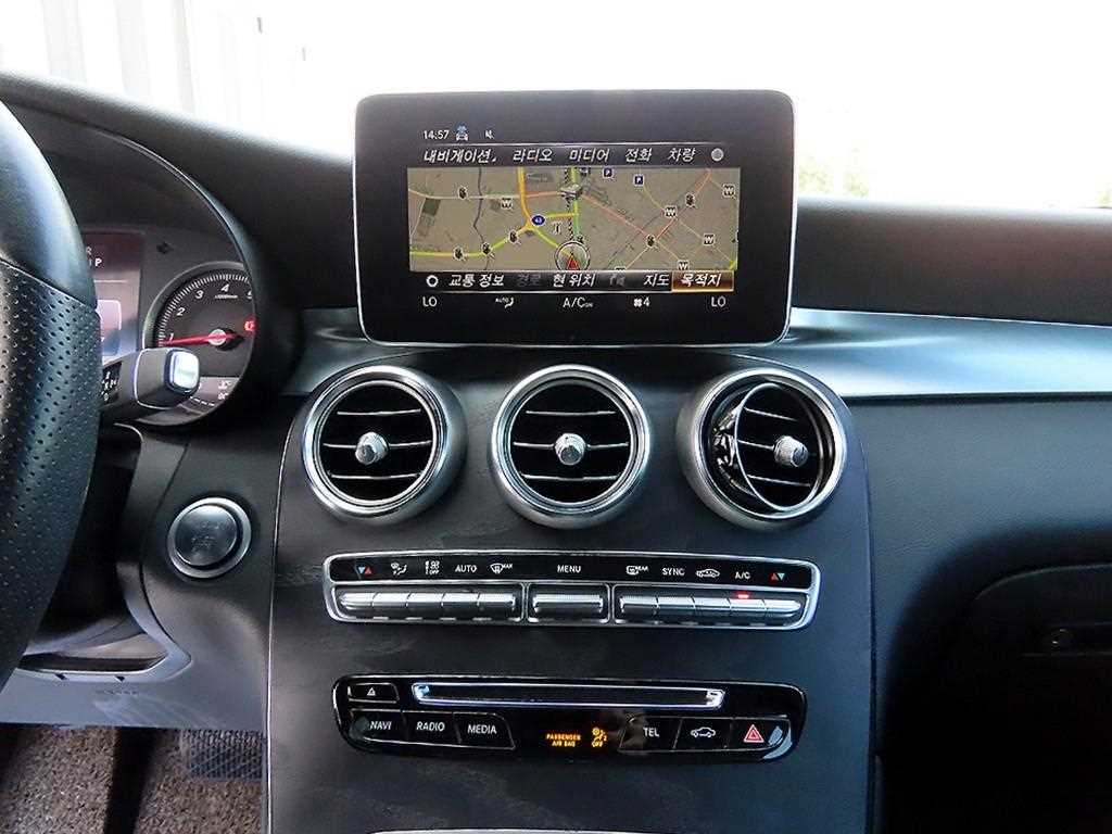 Mercedes Benz GLC Class 2019 Negro - Importación desde Corea - HF Imports Iquique - Foto 13