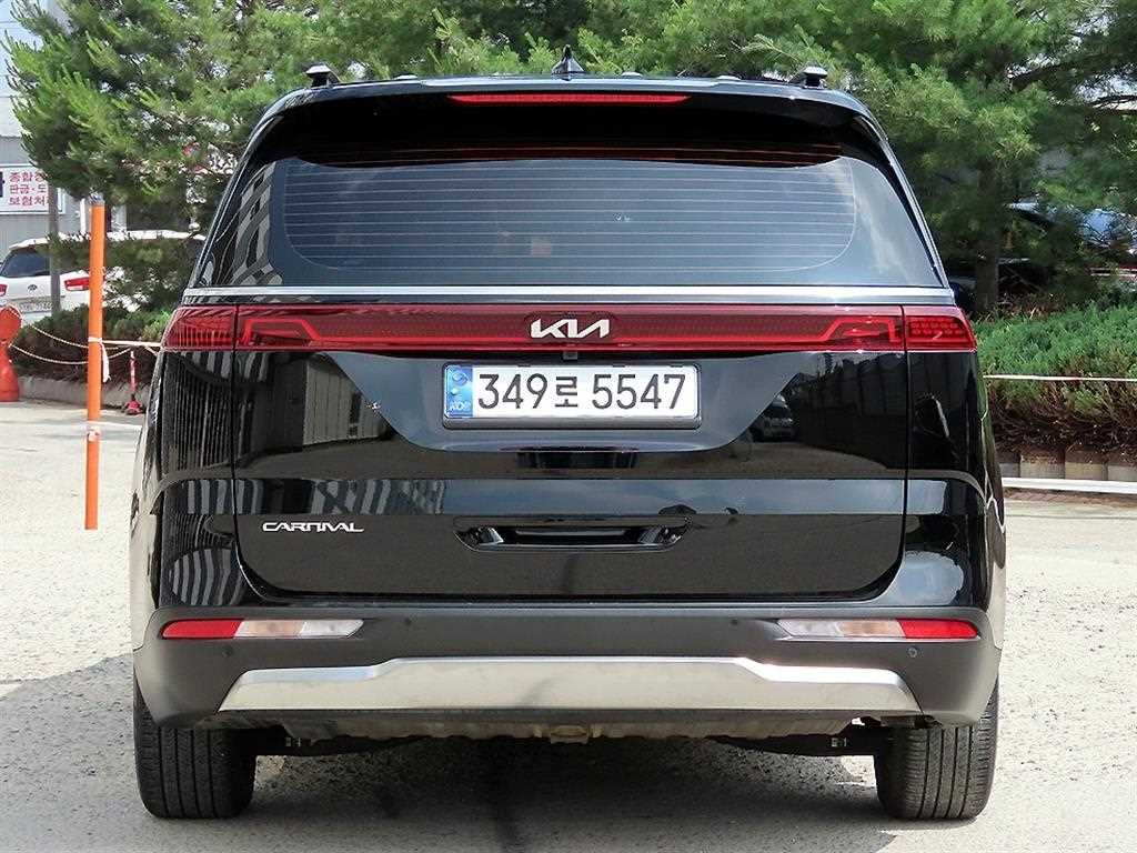 KIA Carnival - Vista 4
