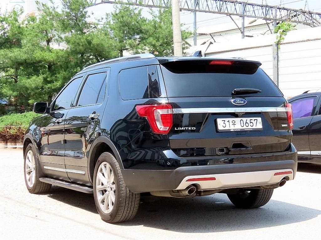 Ford Explorer - Vista 3