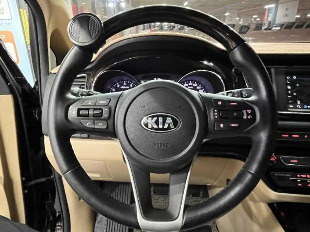 KIA Carnival 2019 Negro - Importación desde Corea - HF Imports Iquique - Foto 15