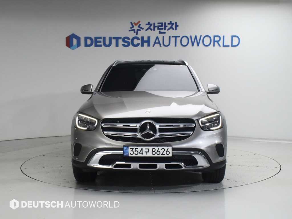 Mercedes Benz GLC Class - Vista 3