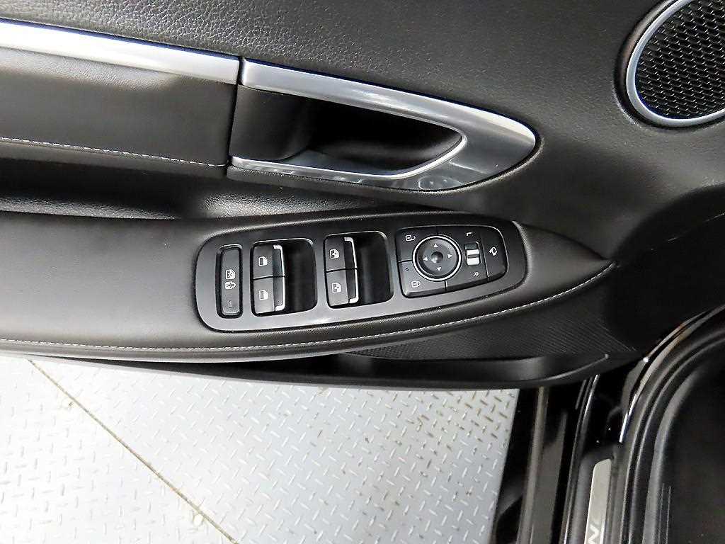 HYUNDAI Sonata - Vista 11