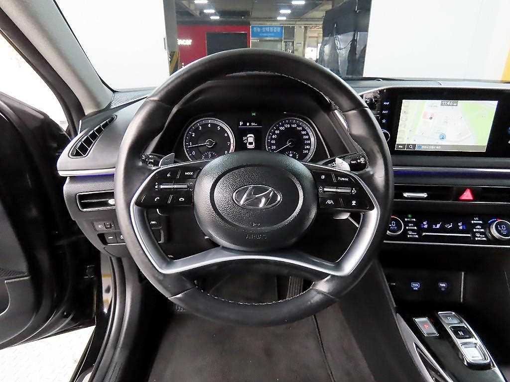 HYUNDAI Sonata - Vista 9
