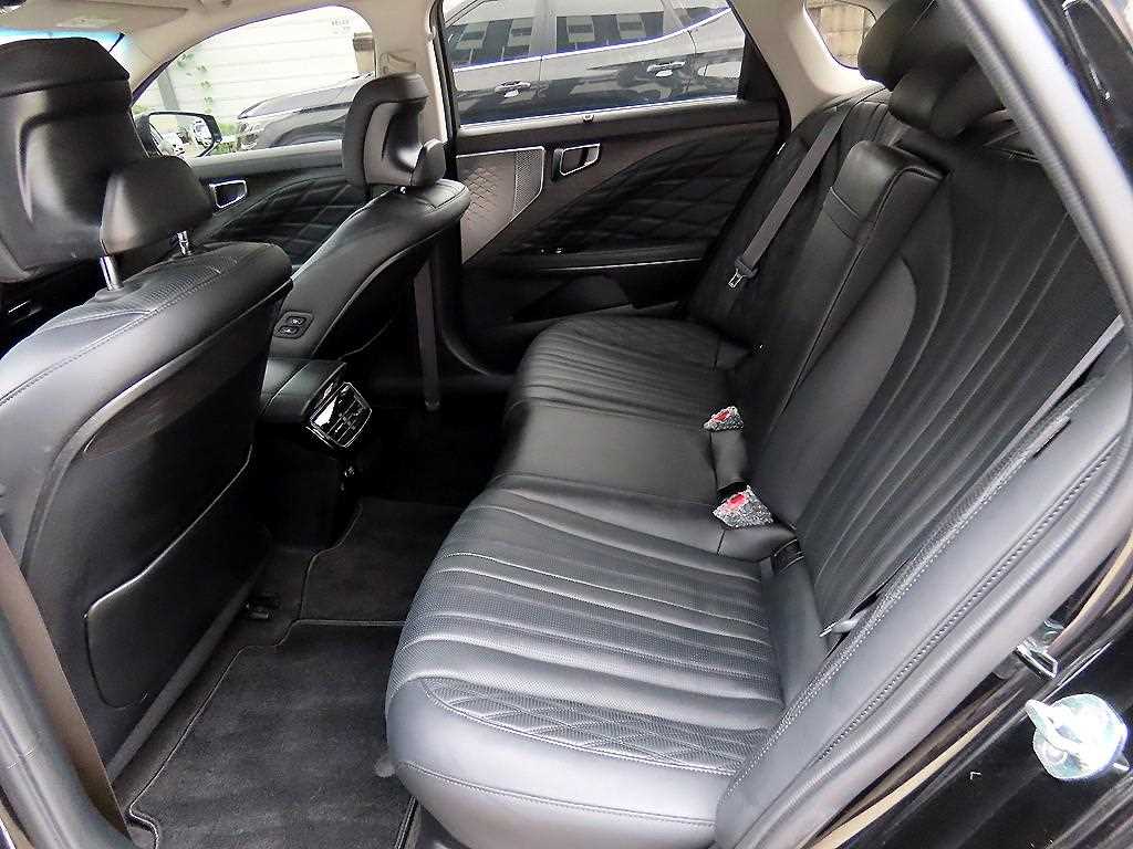 KIA K8 - Vista 6