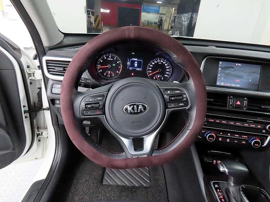 KIA K5 - Vista 9