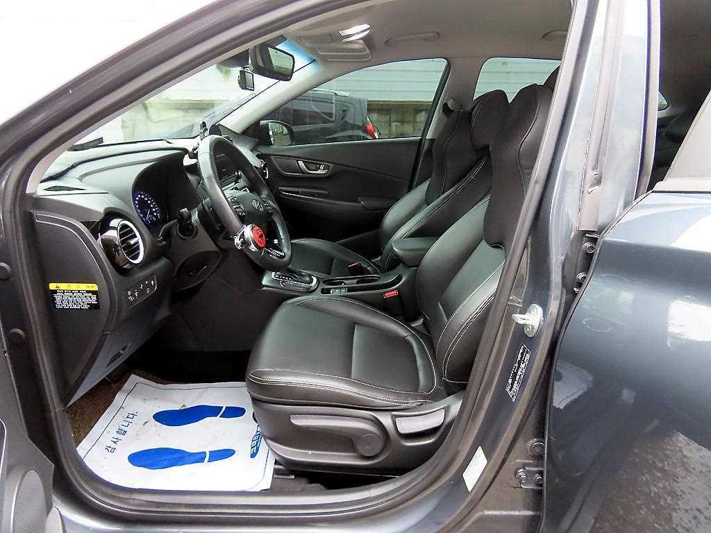 HYUNDAI Kona - Vista 5