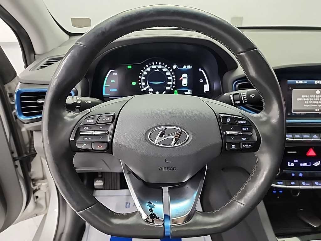 HYUNDAI Ioniq - Vista 9