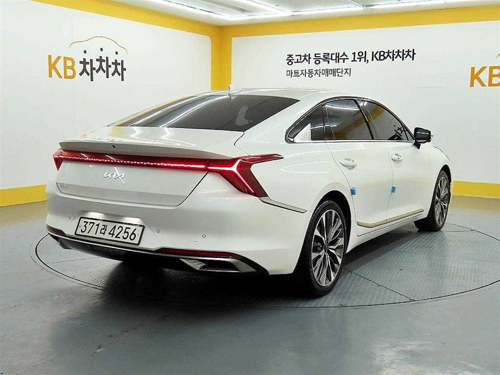 KIA K8 - Vista 4