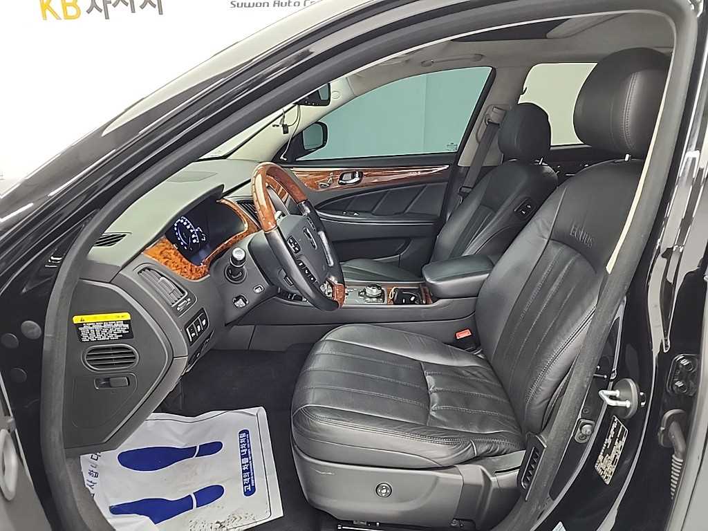 HYUNDAI Equus - Vista 11
