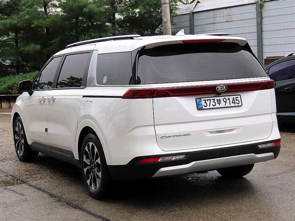 KIA Carnival - Vista 3