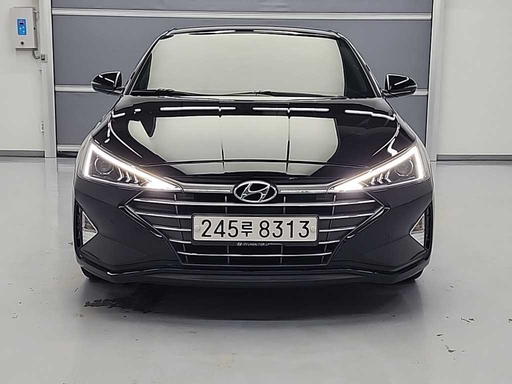 HYUNDAI Avante - Vista 2