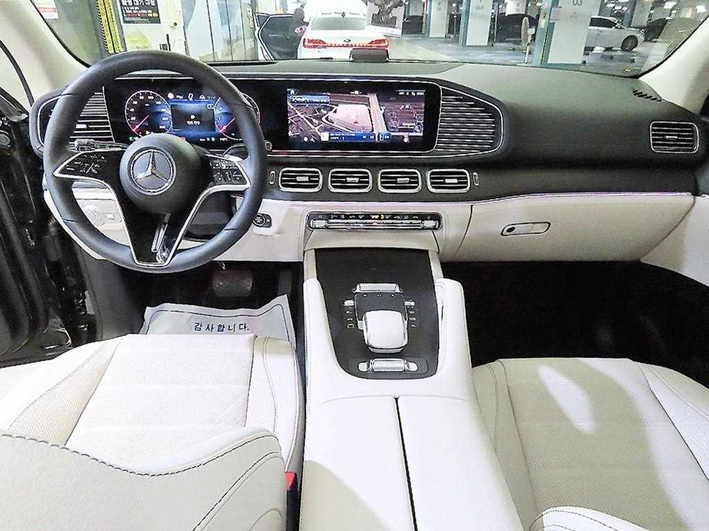 Mercedes Benz GLE Class - Vista 10