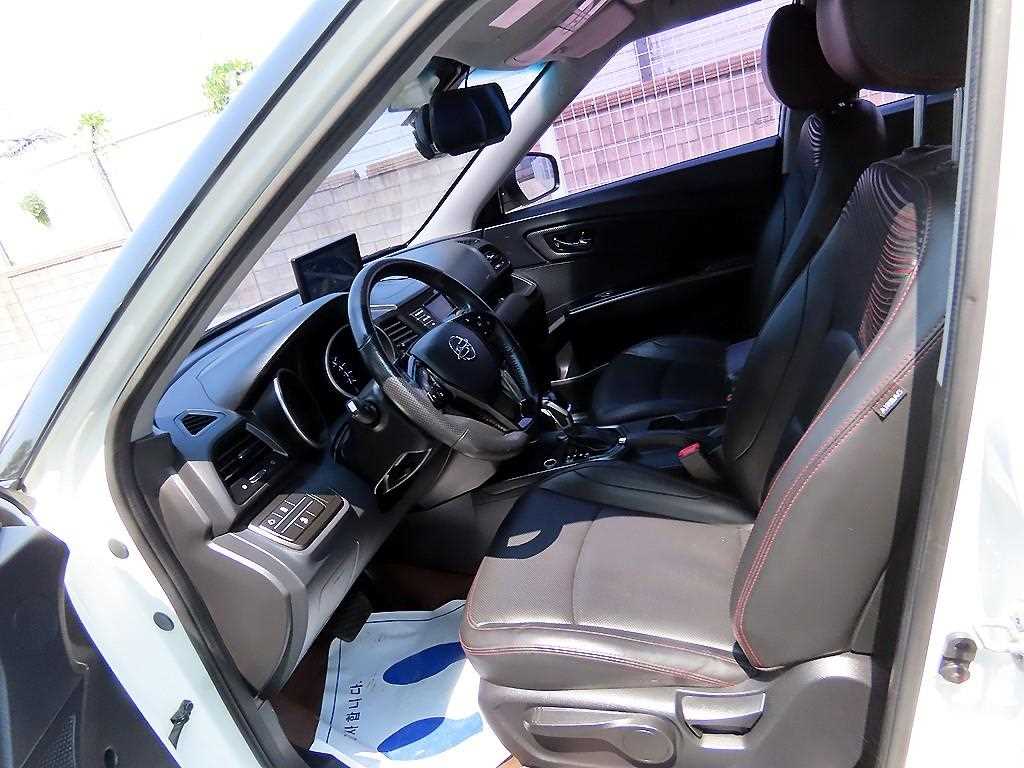 Ssangyong Tivoli - Vista 5