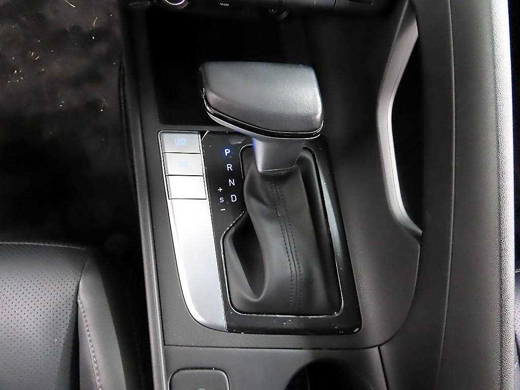 HYUNDAI Avante - Vista 10