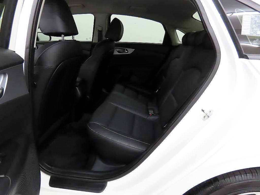 KIA K3 - Vista 6