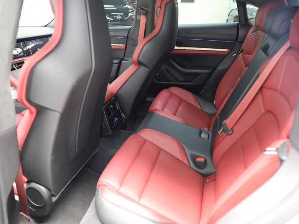 Porsche Taycan - Vista 11