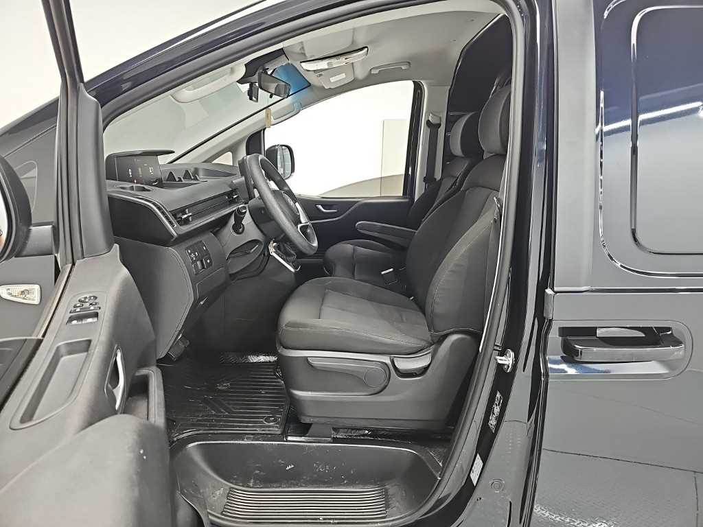 HYUNDAI Staria - Vista 11