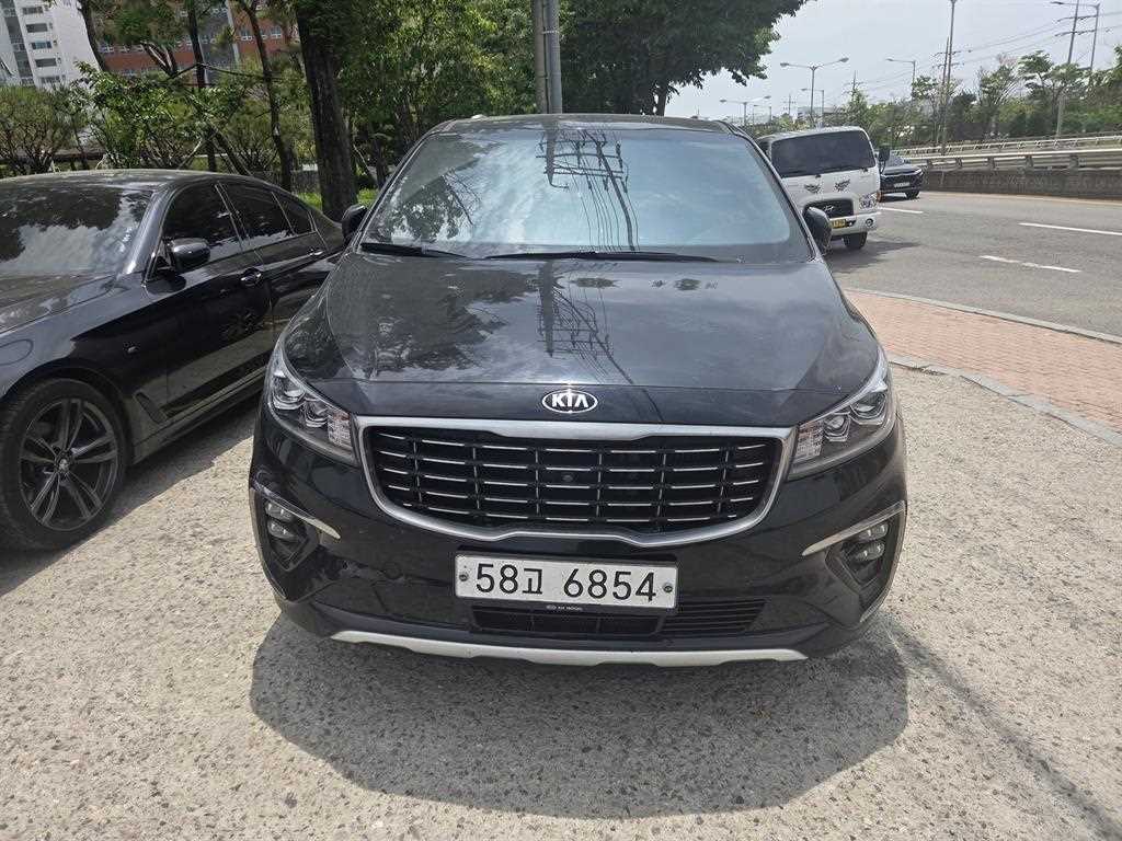 KIA Carnival 2019 Negro - Importación desde Corea - HF Imports Iquique - Foto 1