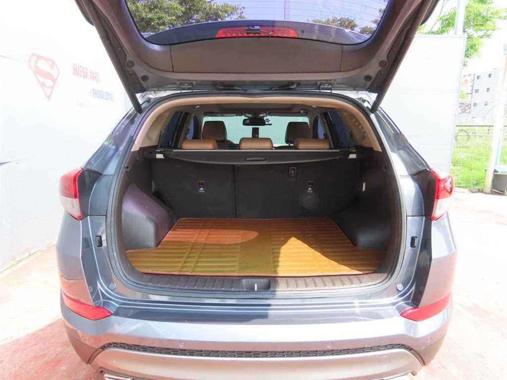 HYUNDAI Tucson - Vista 5