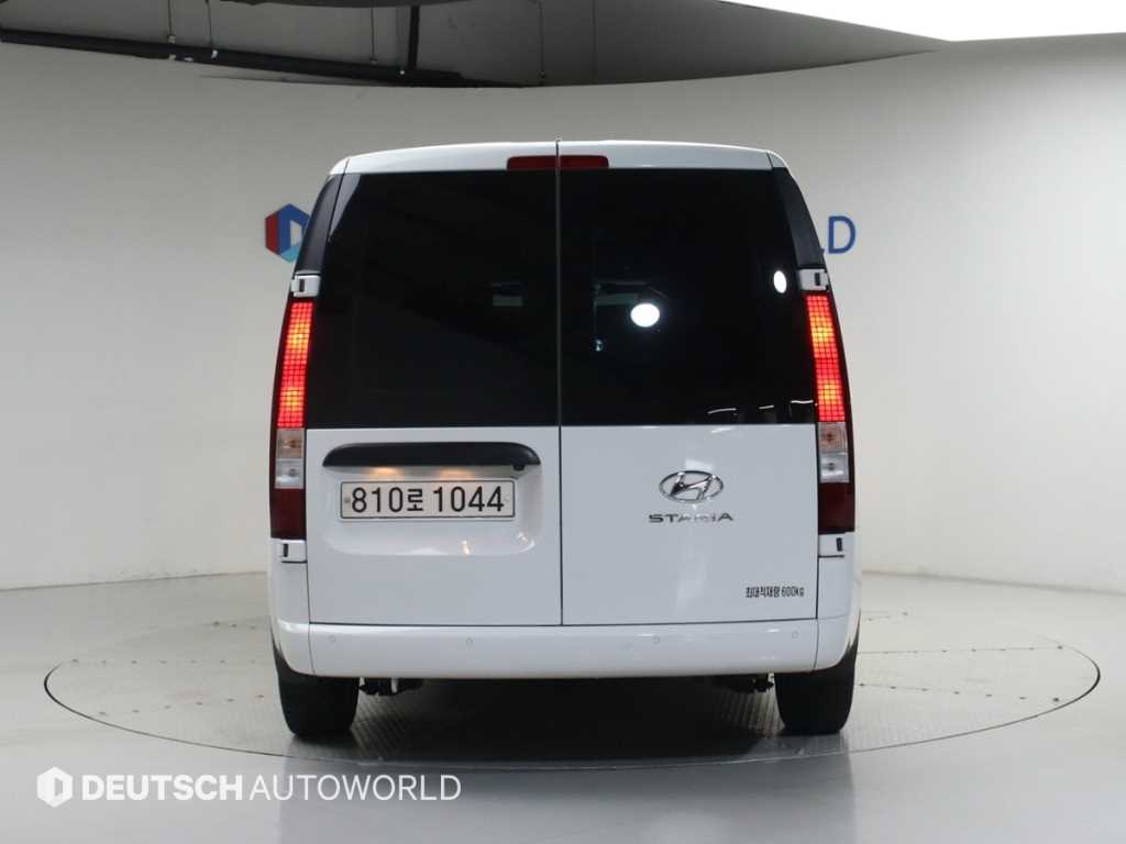 HYUNDAI Staria - Vista 4