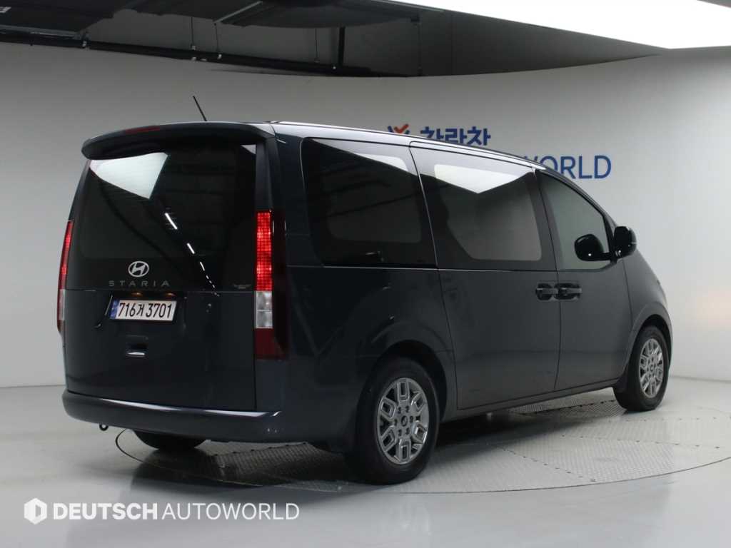 HYUNDAI Staria - Vista 2