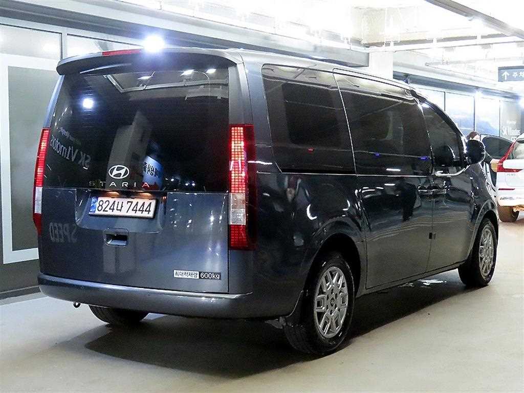 HYUNDAI Staria - Vista 4