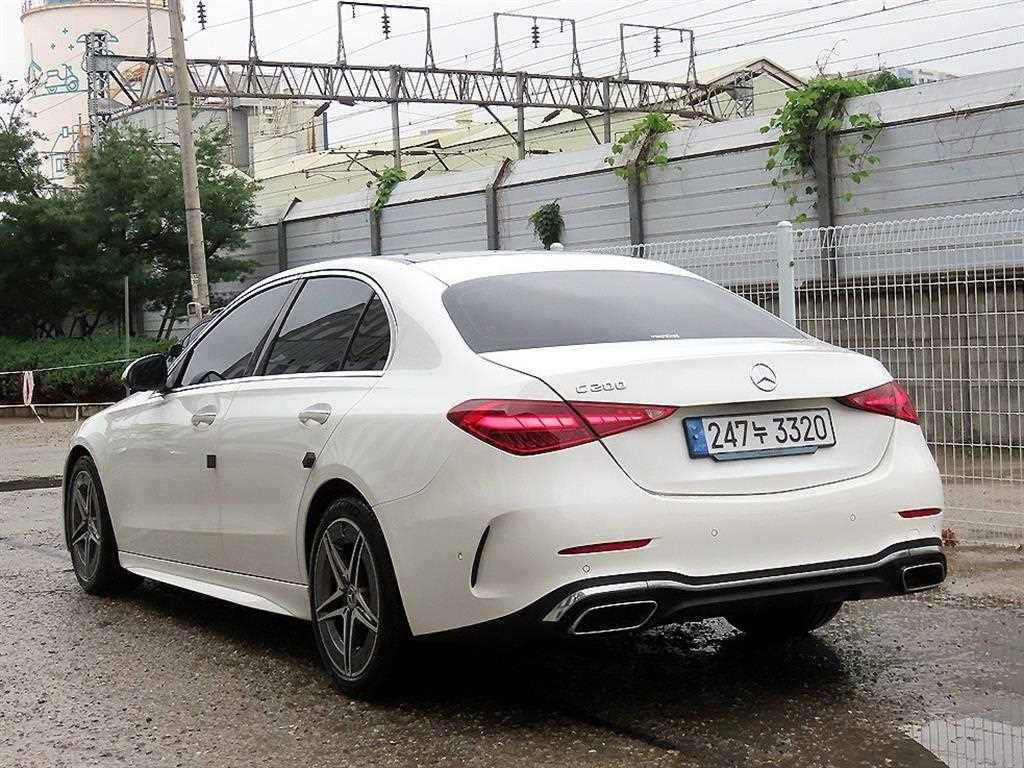 Mercedes Benz C Class - Vista 4