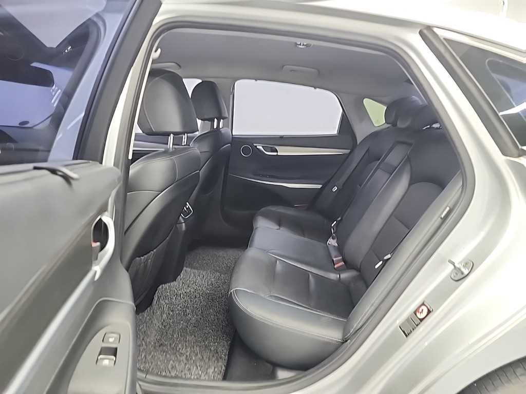 HYUNDAI Grandeur - Vista 12