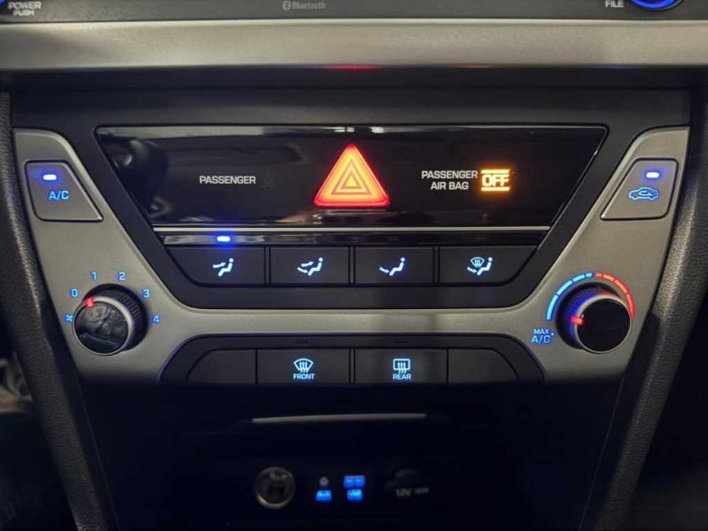 HYUNDAI Avante - Vista 10