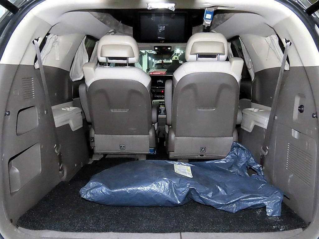 KIA Carnival 2023 Negro - Importación desde Corea - HF Imports Iquique - Foto 15