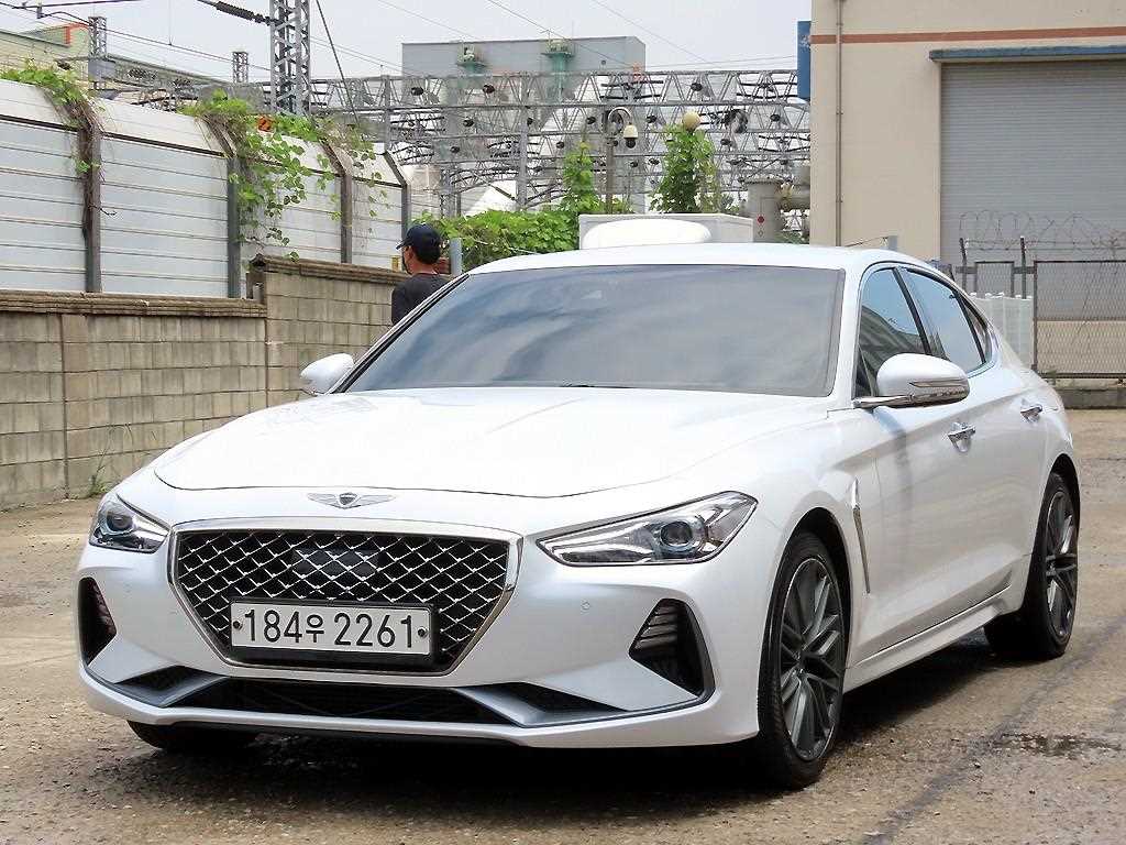 Genesis G70 - Vista 2