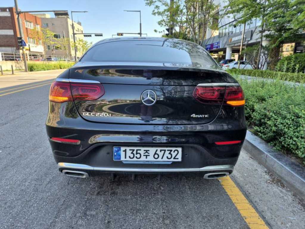 Mercedes Benz GLC Class - Vista 4