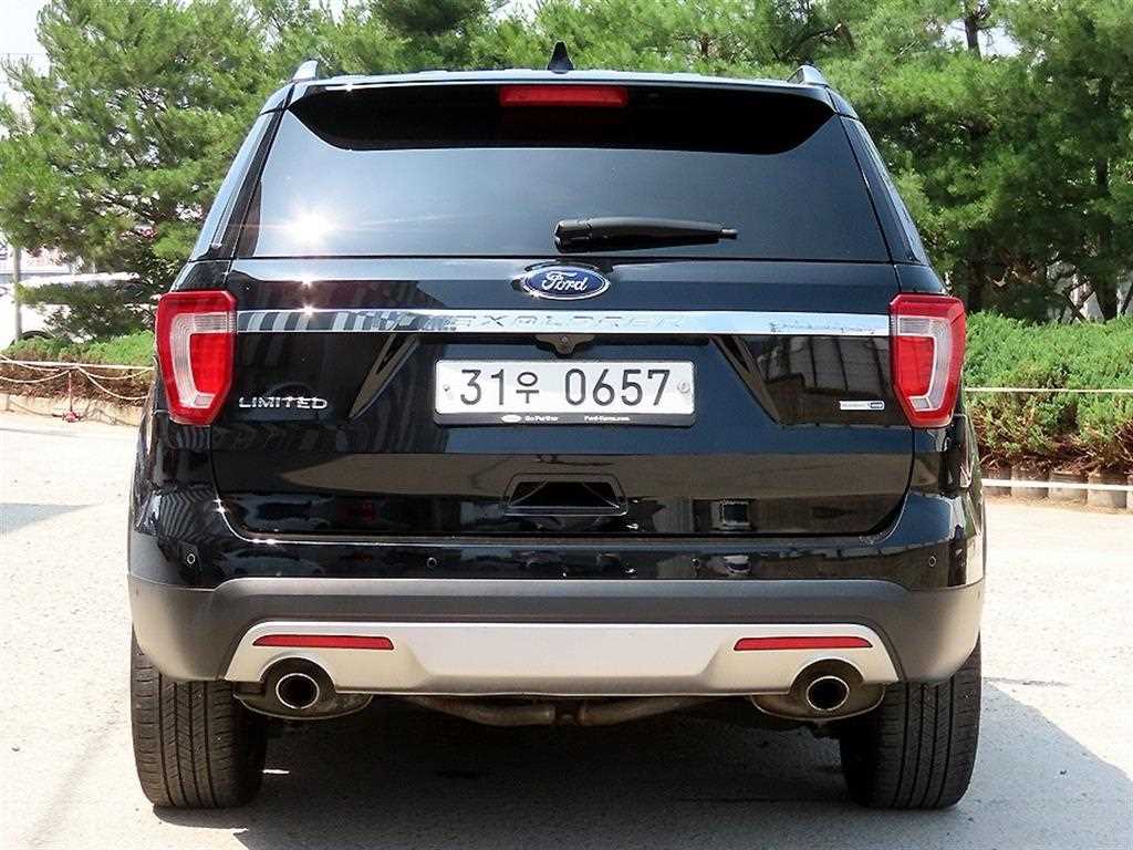 Ford Explorer - Vista 4