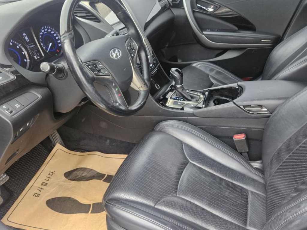 HYUNDAI Grandeur - Vista 8