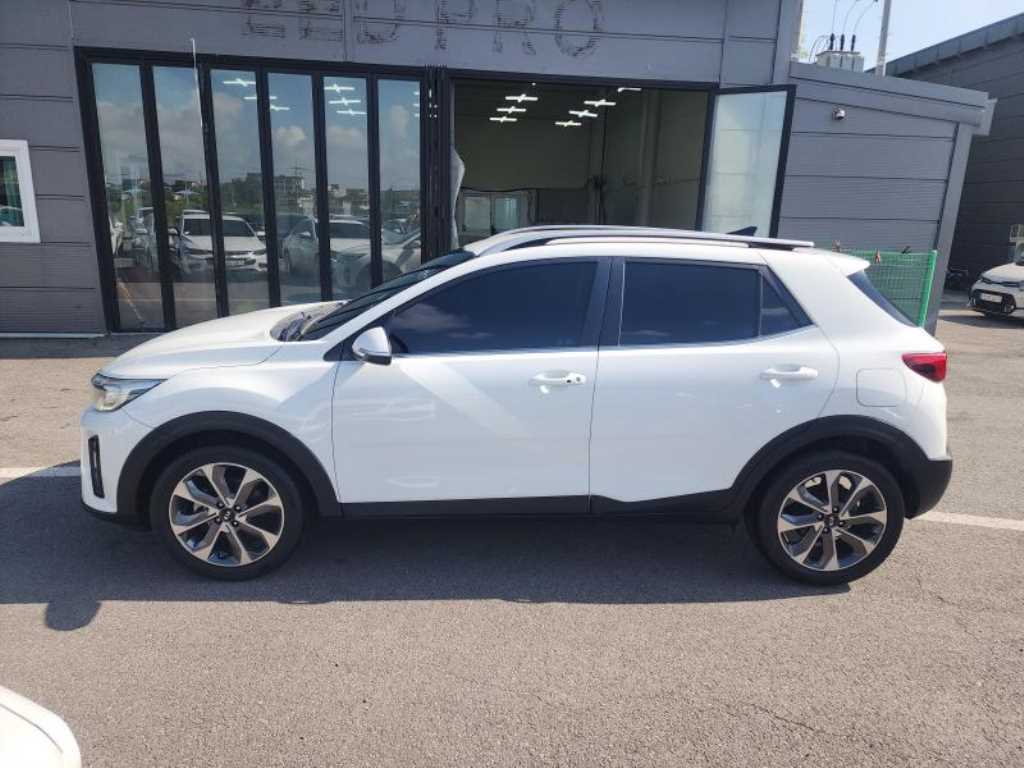 KIA Stonic - Vista 4