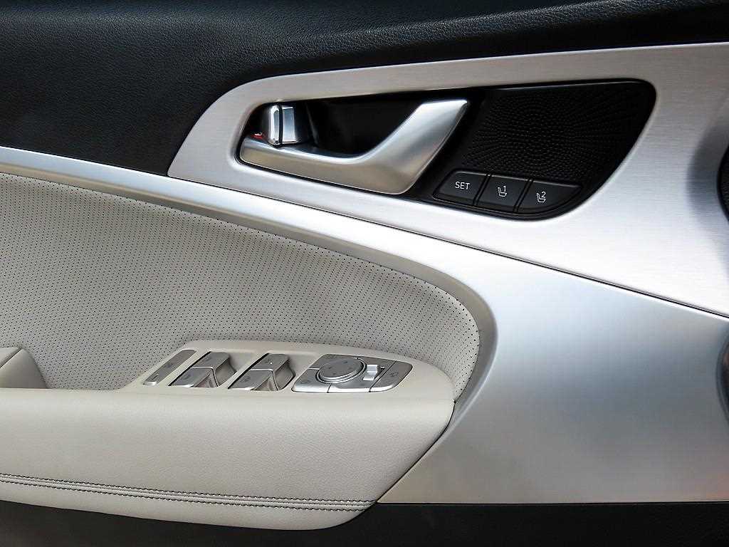 Genesis G70 - Vista 11