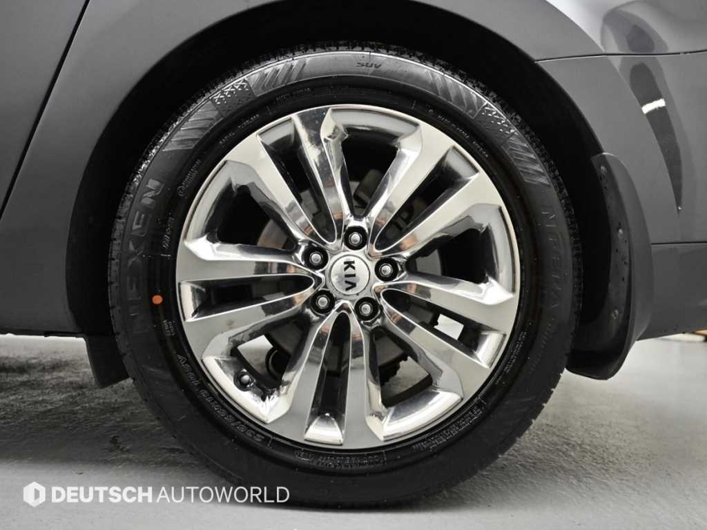 KIA Carnival - Vista 5