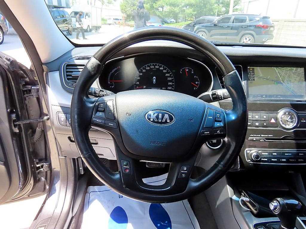 KIA K7 - Vista 8