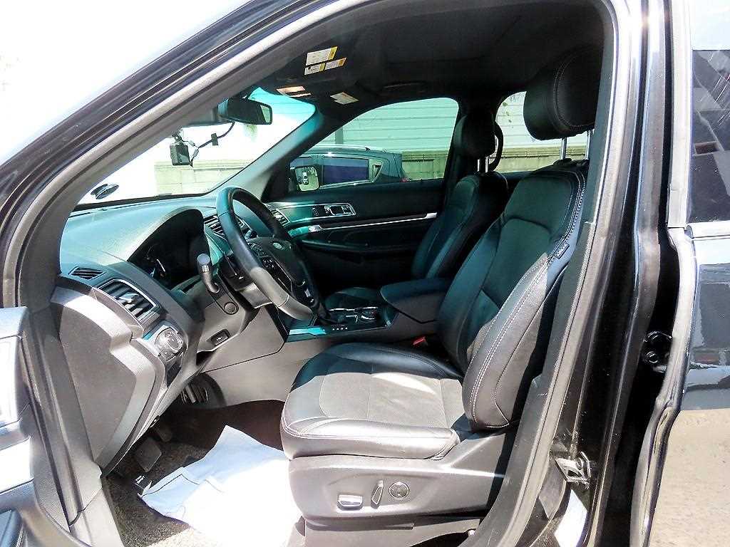 Ford Explorer - Vista 5