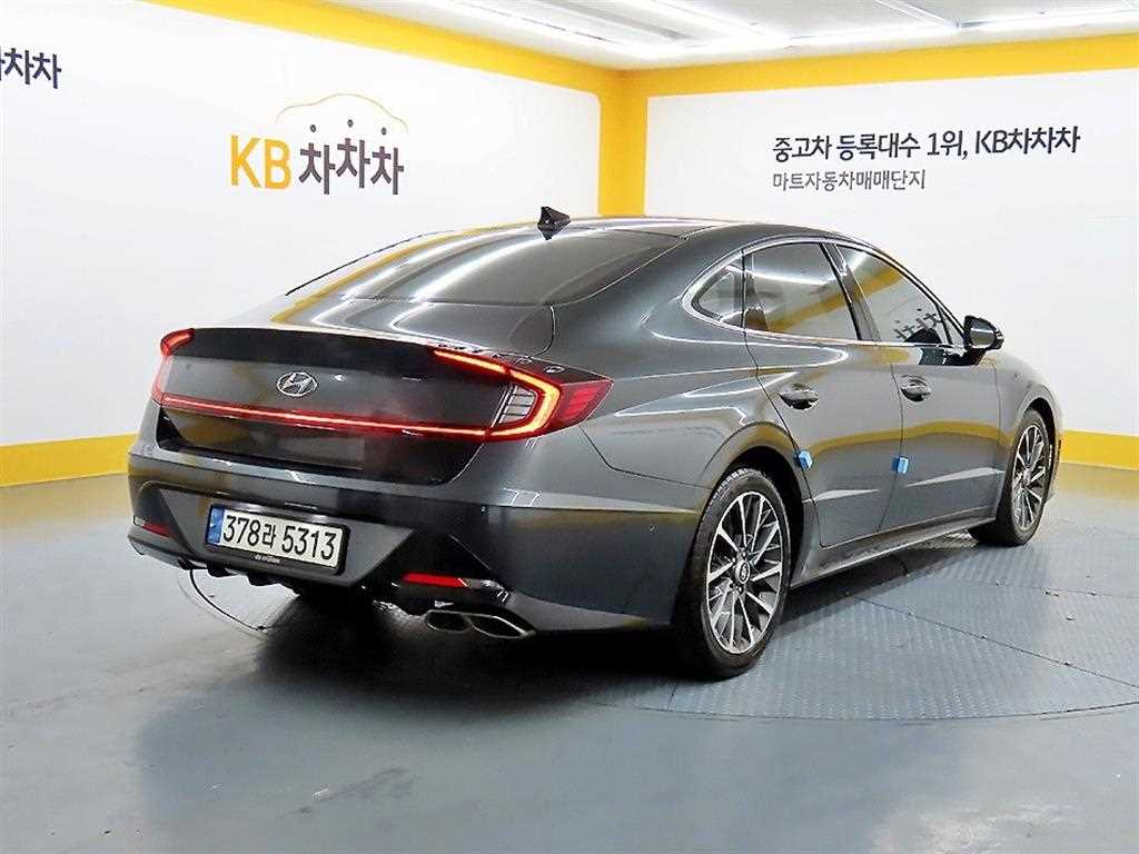 HYUNDAI Sonata - Vista 4