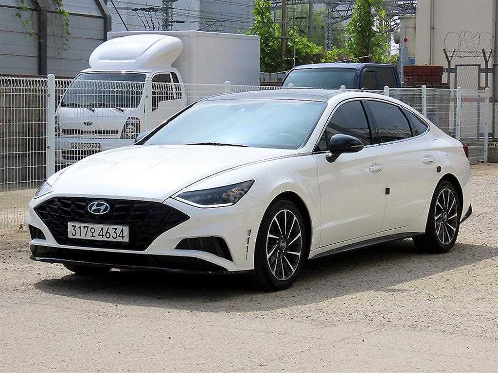 HYUNDAI Sonata - Vista 2