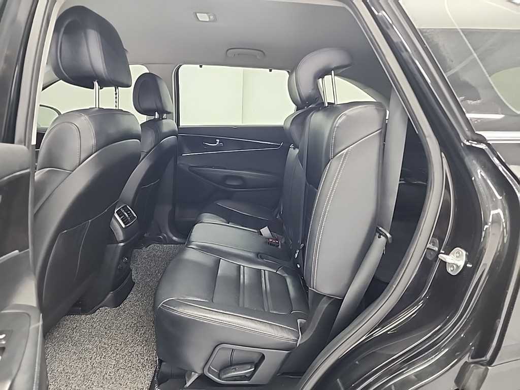 KIA Sorento - Vista 11