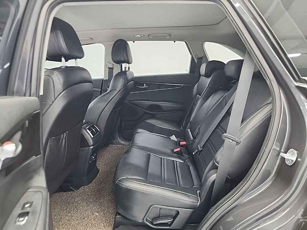 KIA Sorento - Vista 12