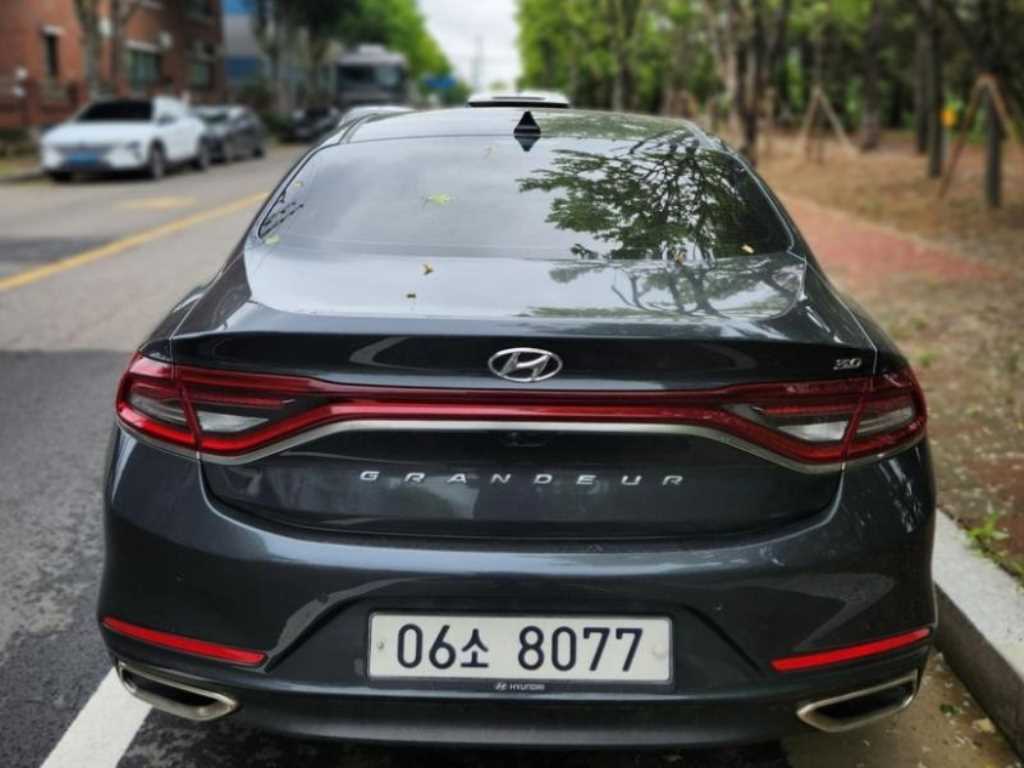 HYUNDAI Grandeur - Vista 2