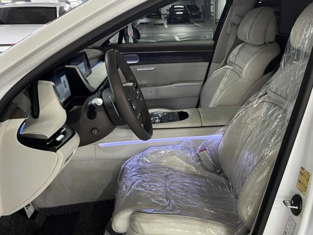 Genesis G90 - Vista 6