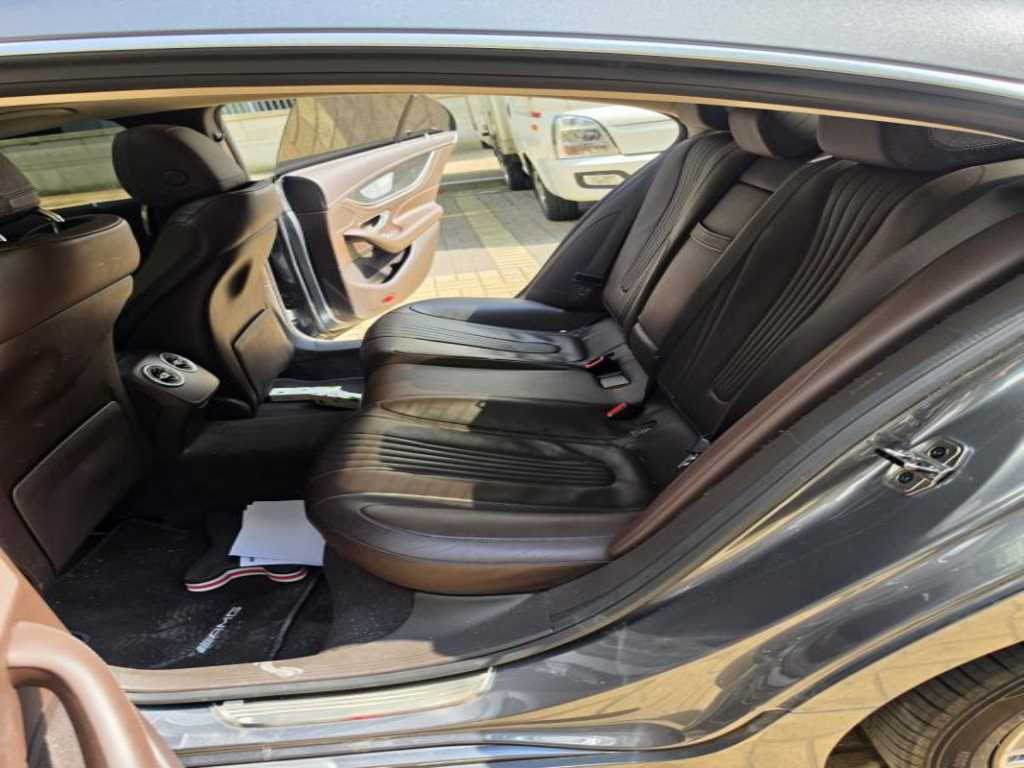 Mercedes Benz CLS Class - Vista 12