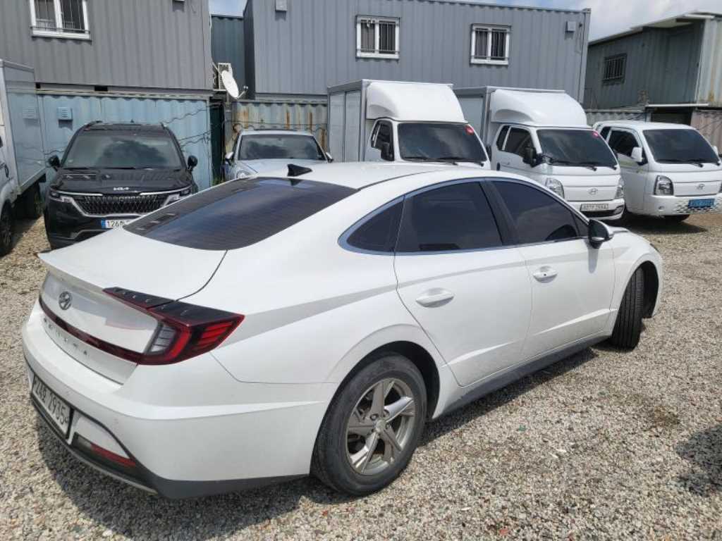 HYUNDAI Sonata - Vista 4