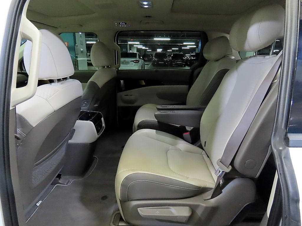 KIA Carnival - Vista 7
