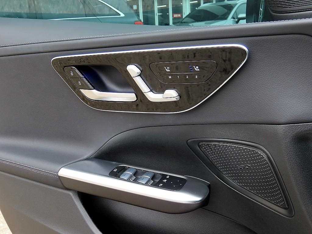 Mercedes Benz C Class - Vista 12