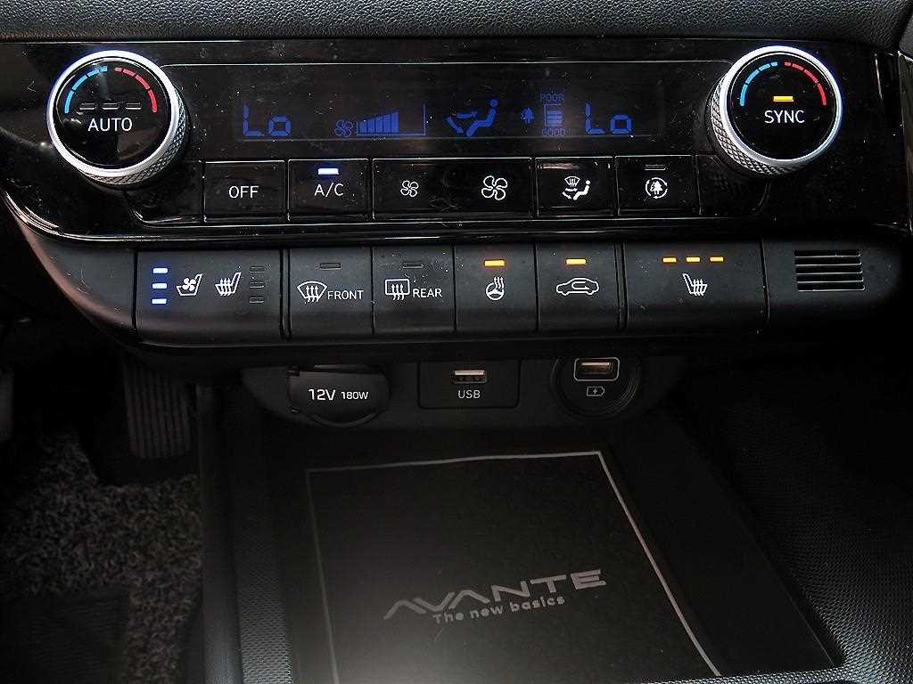 HYUNDAI Avante - Vista 11